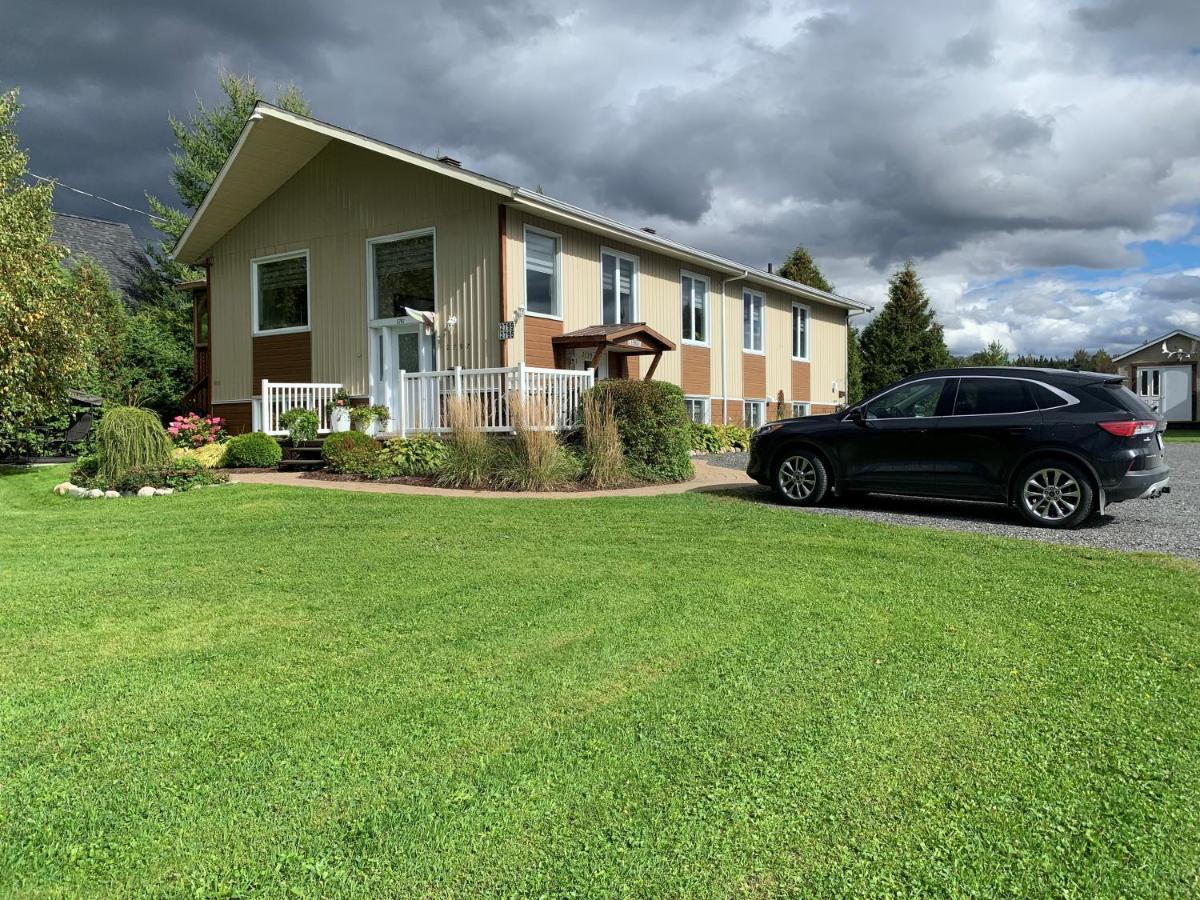 Logement 3 ,5 Entierement Prive Lac-Megantic Luaran gambar